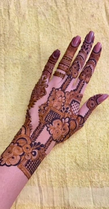lotus-bangle-mehndi-design