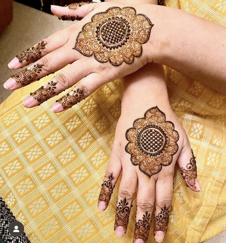Pakistani Ticky Mehndi Design